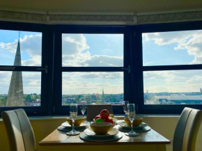 Amazing City View High End 2-Bedroom Flat